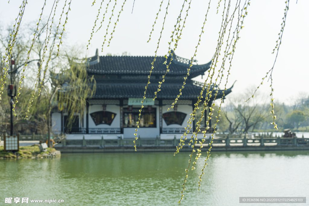 绝胜烟柳满扬州 