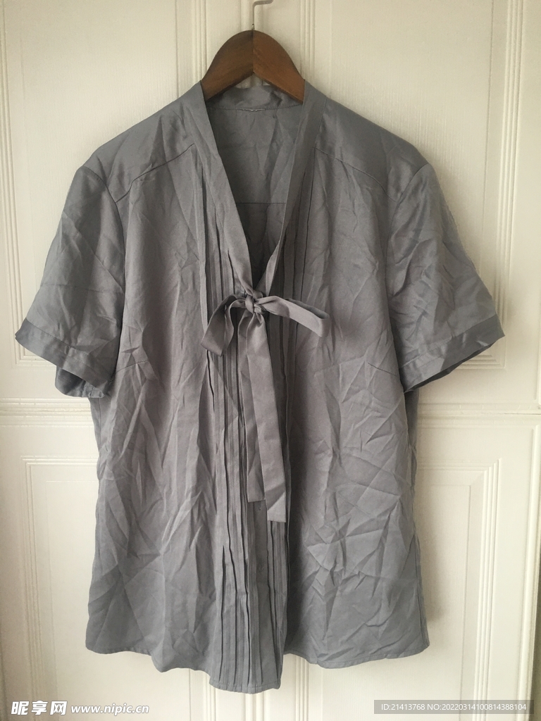 女人夏日服装 