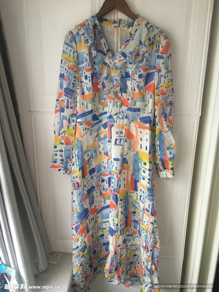 女人夏日服装 