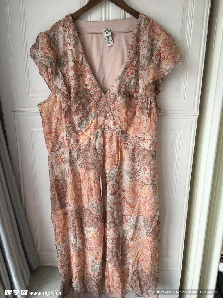 女人夏日服装 