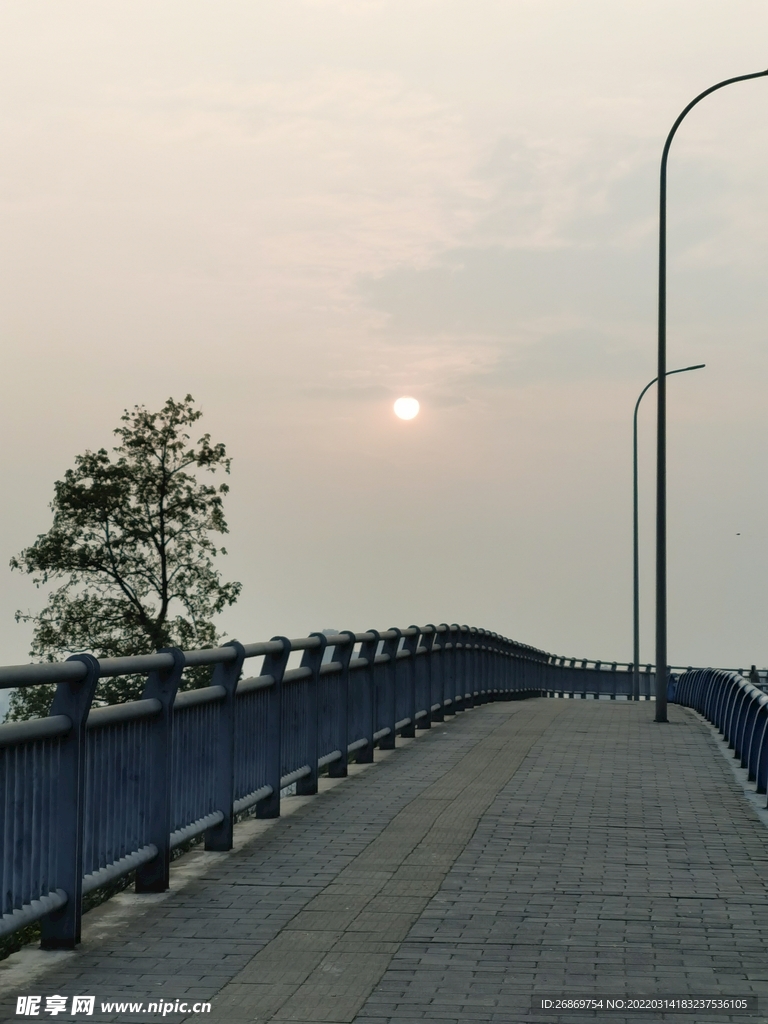 公路日出景色