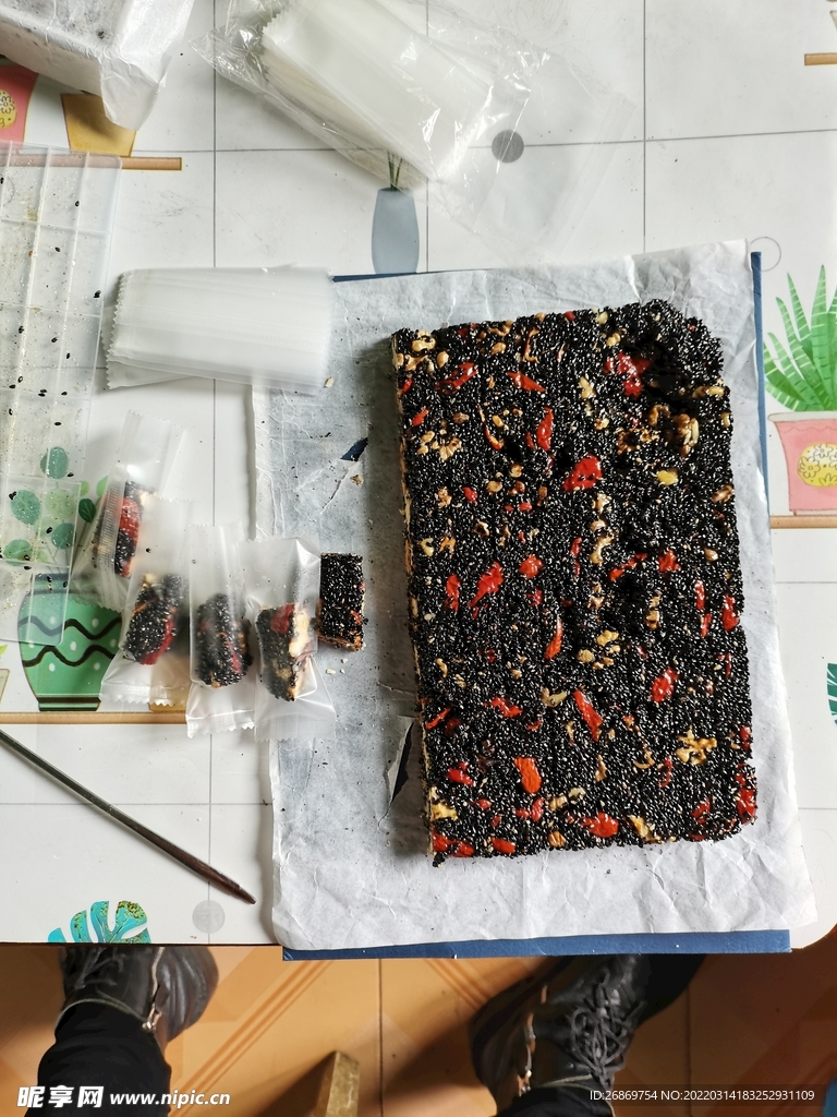 黑芝麻红枣核桃糖