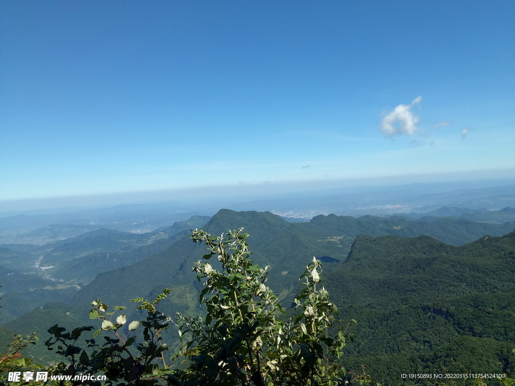 蓝天山川