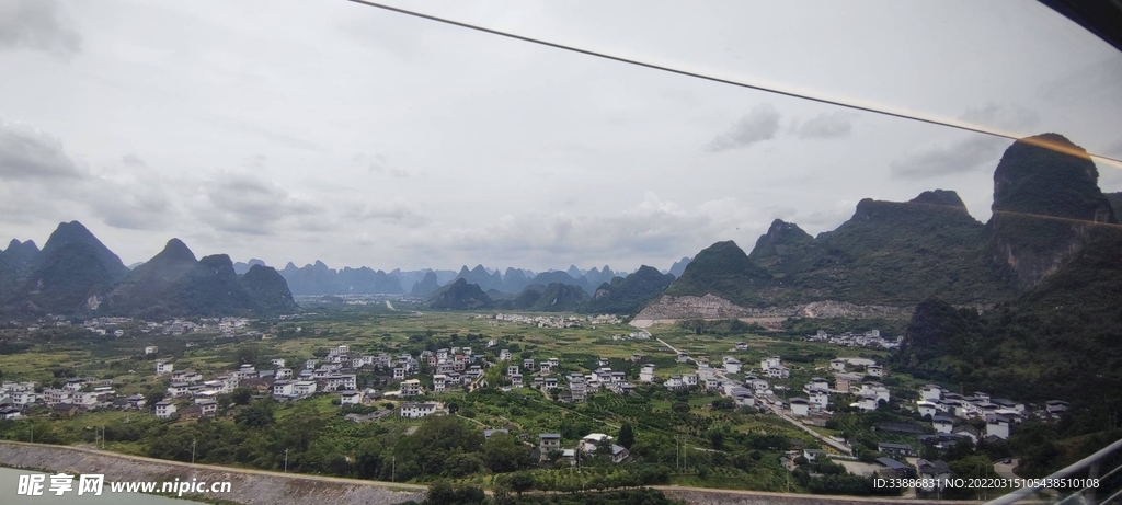 绿色