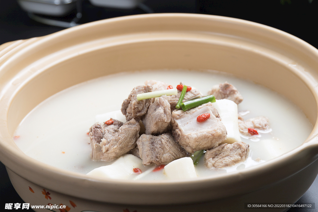 排骨汤美食