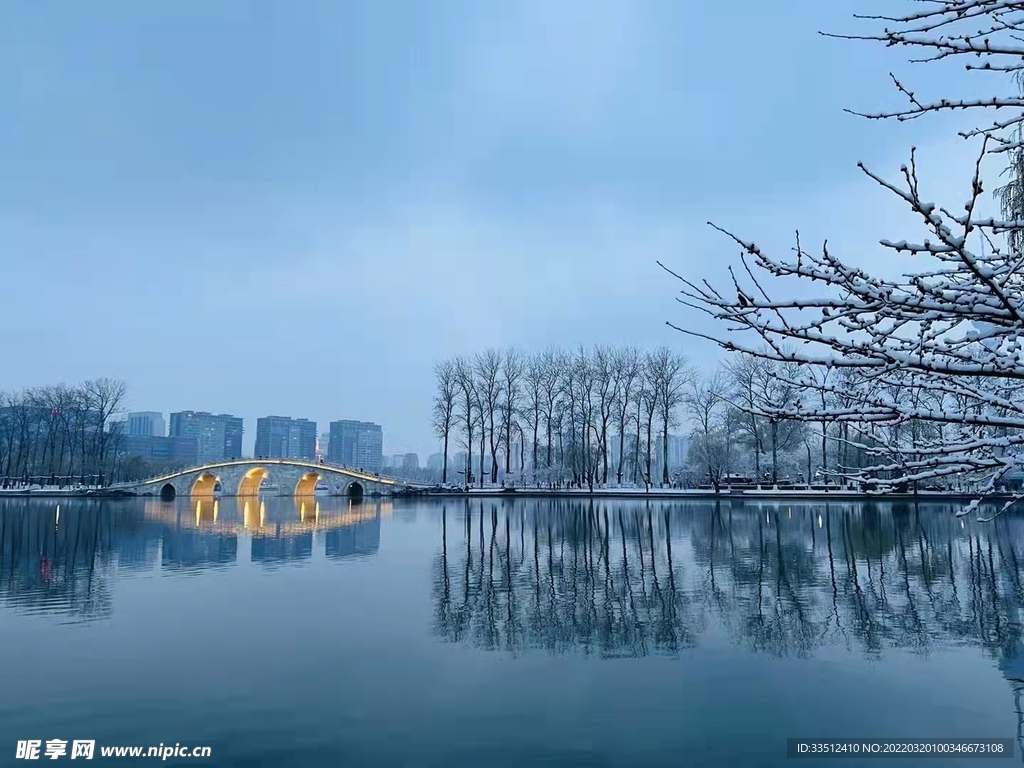 春雪玉渊潭