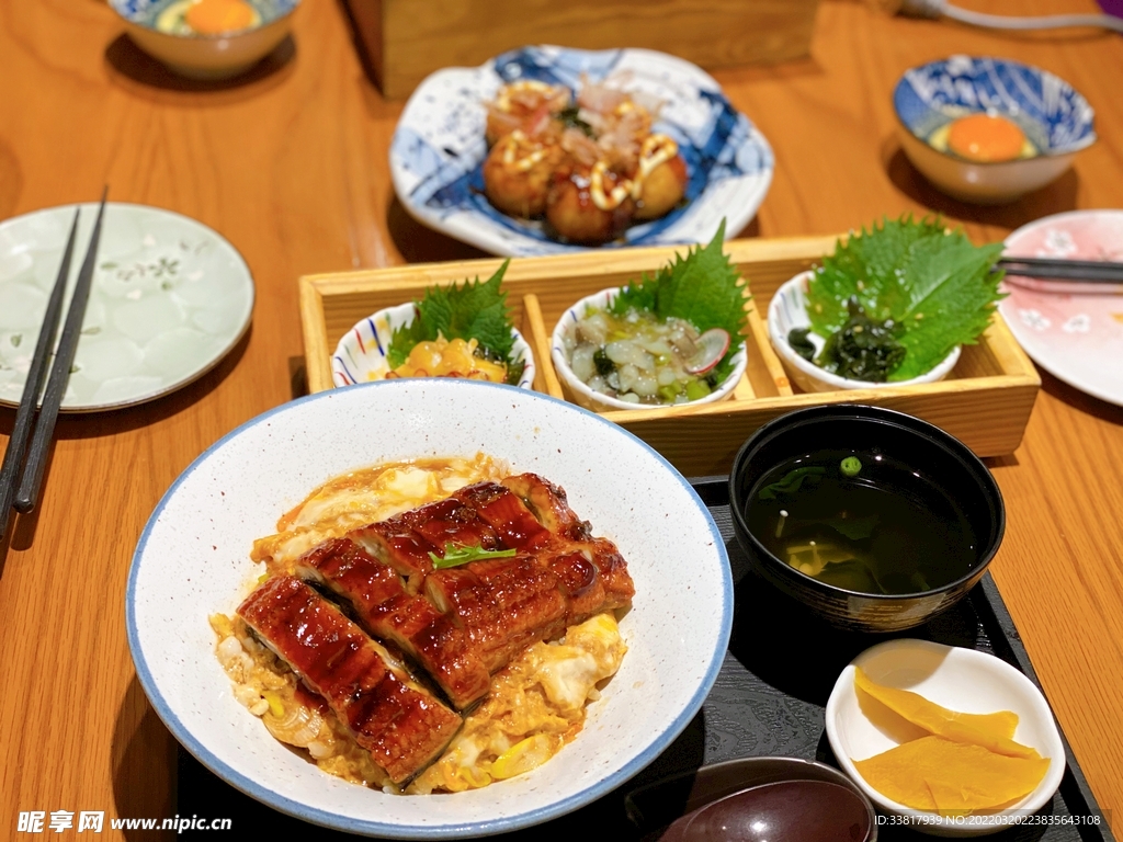 日料鳗鱼饭