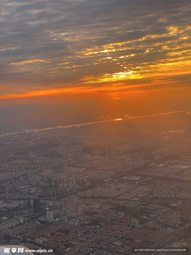 日出天空