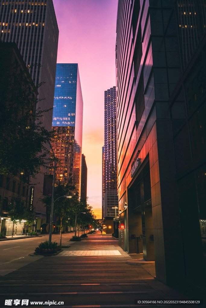 户外黄昏城市建筑