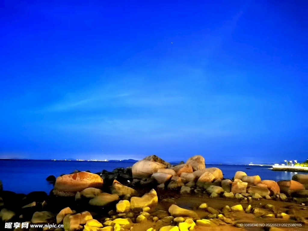 海岛夜景