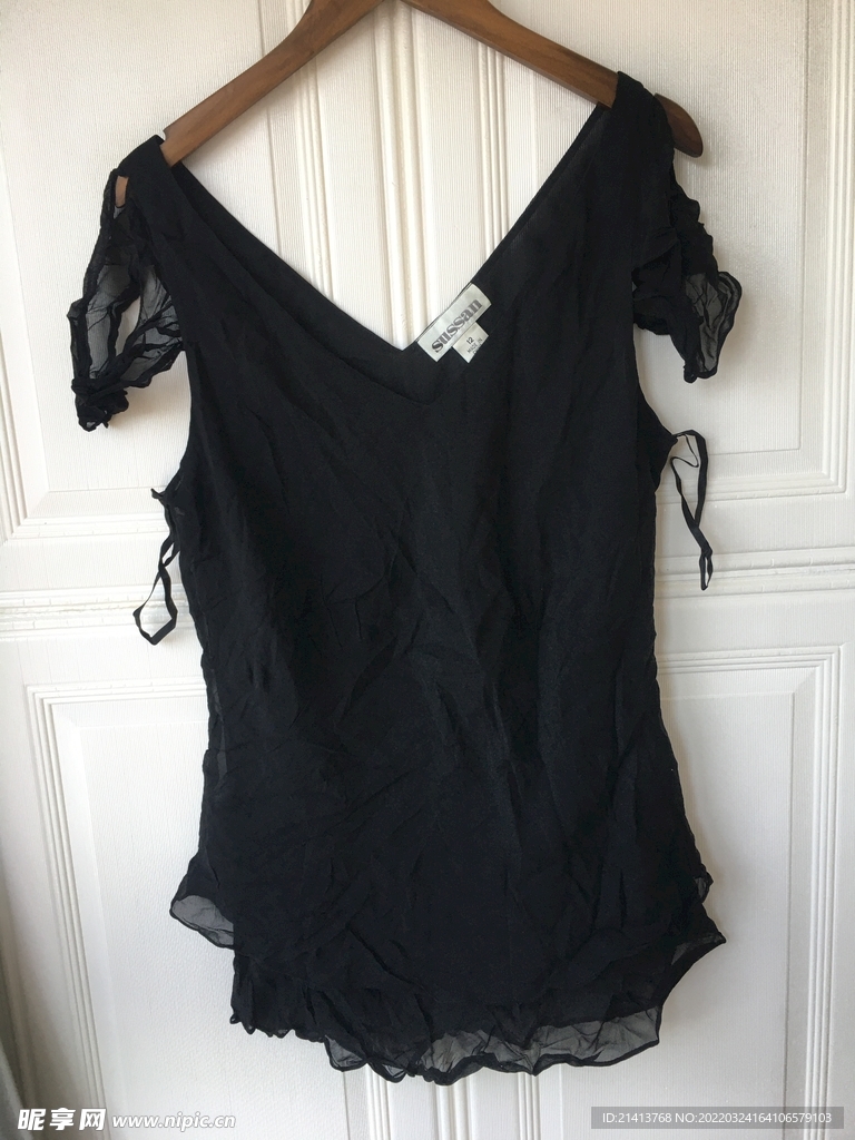 女人夏日服装 