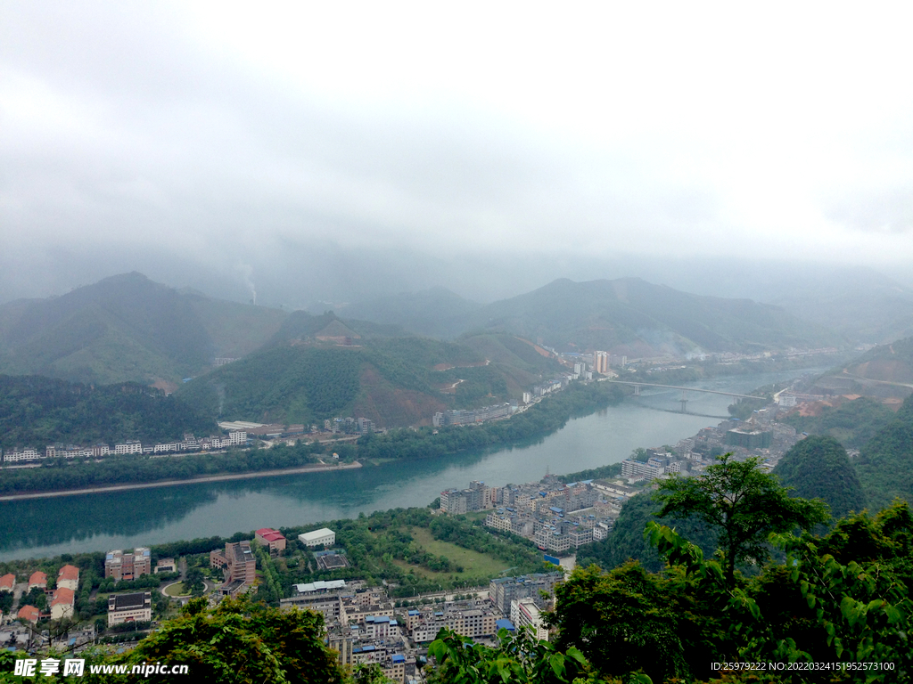 天峨县全景图