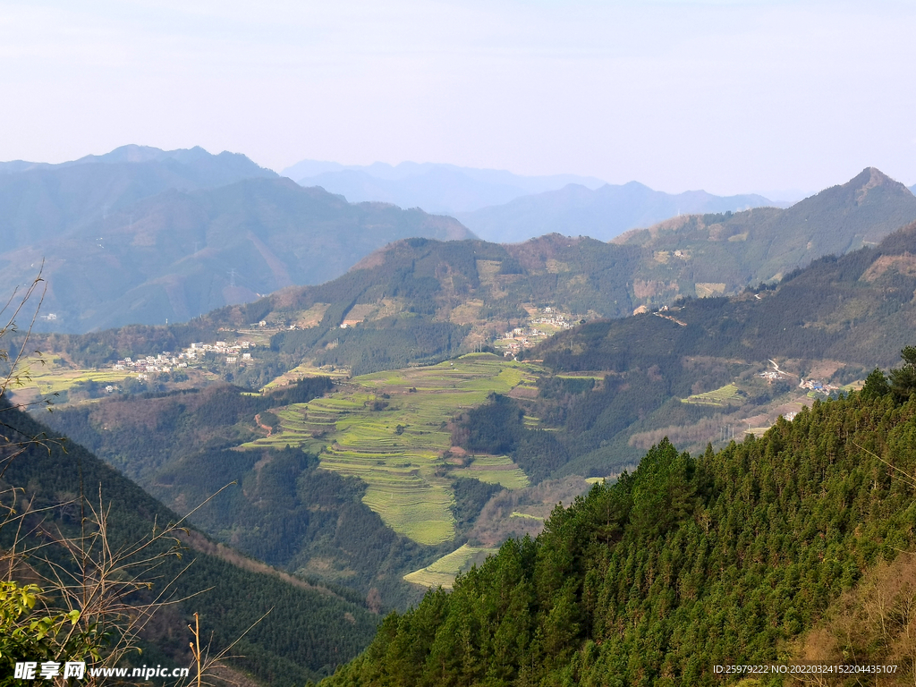 山村风光