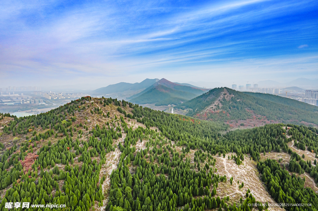 春日山峦