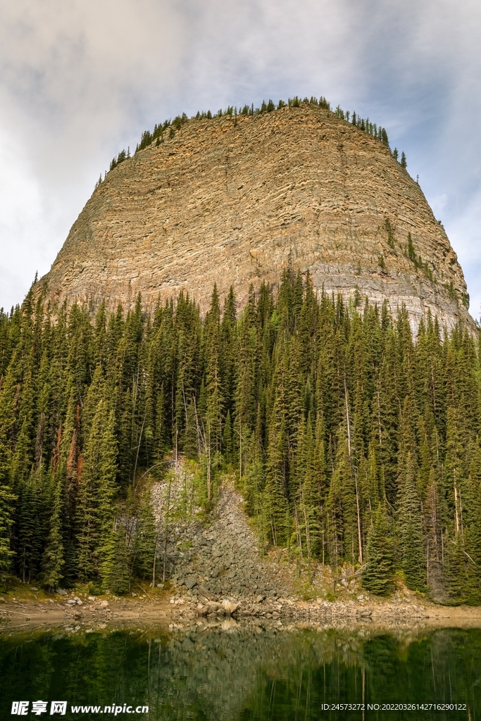 山 