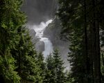 山 