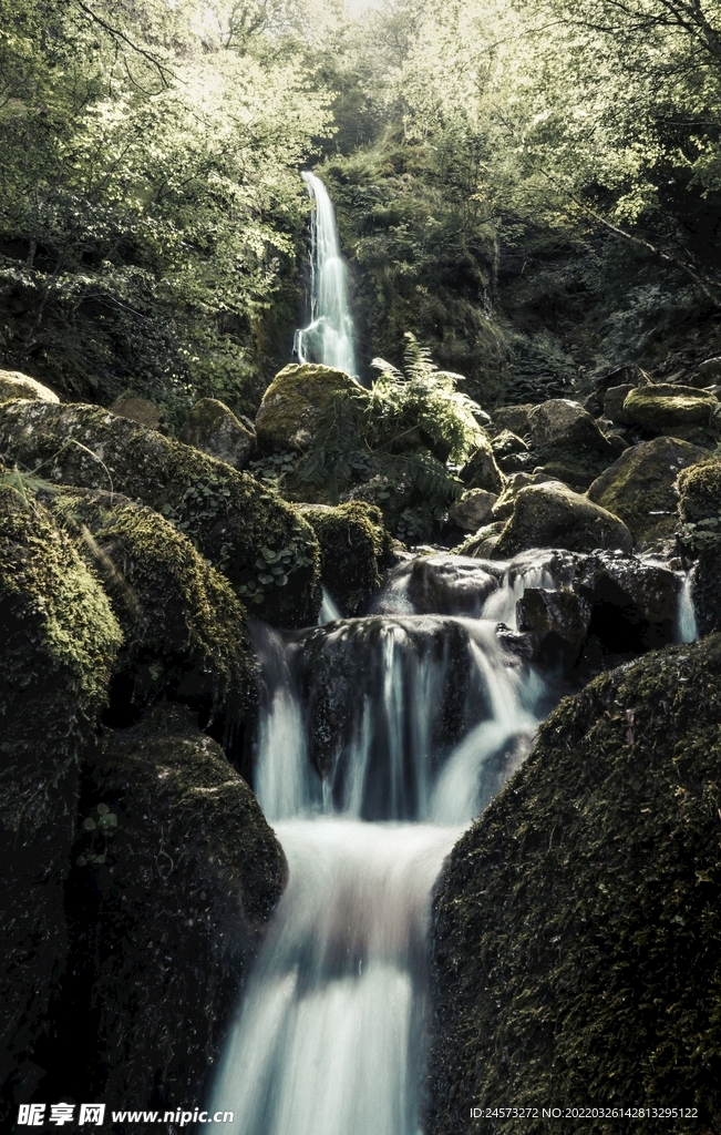 山 