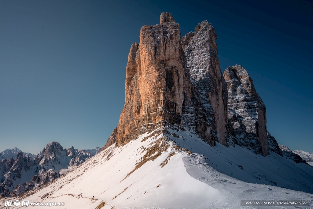 山 