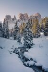 山 