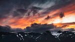 山 