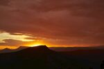 山 