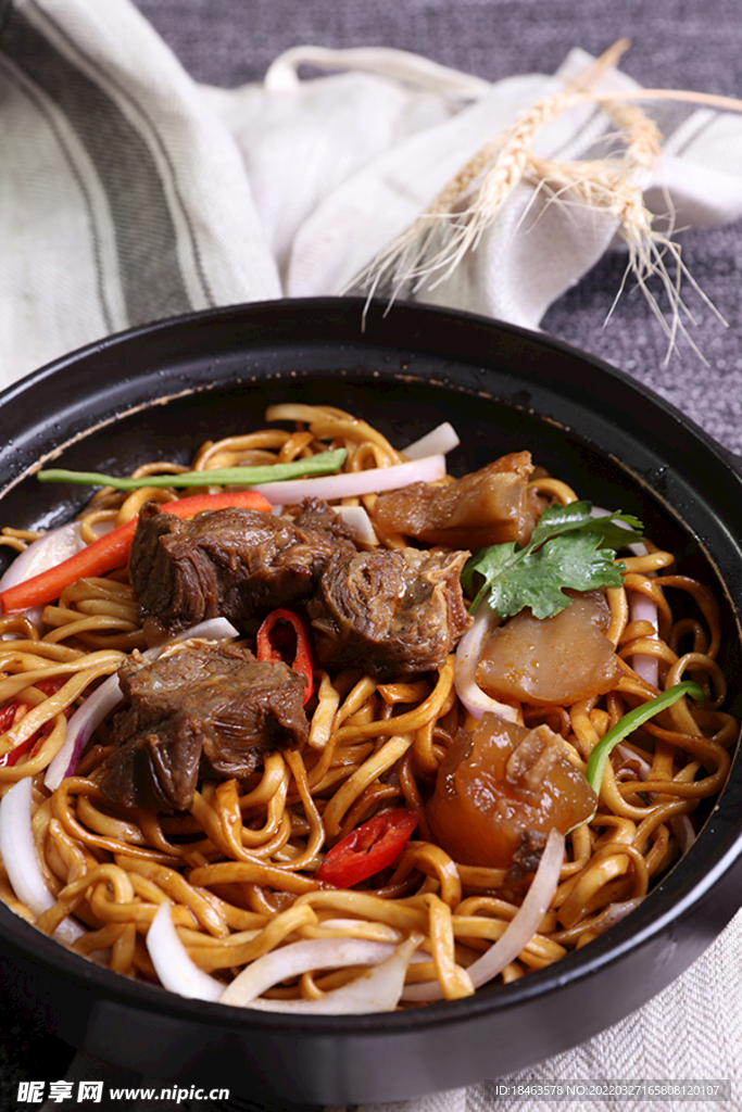 葱爆筋肉面