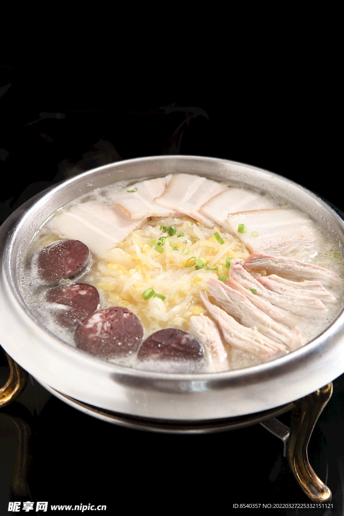 酸菜白肉锅
