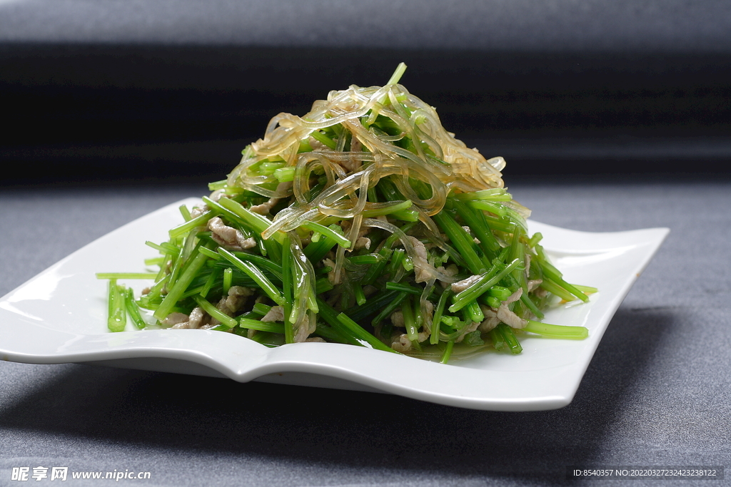 芹菜炒粉