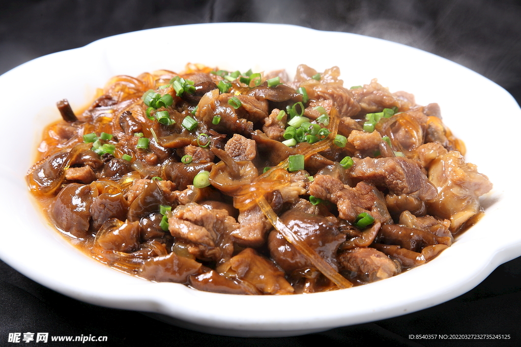 山蘑炖鹿肉