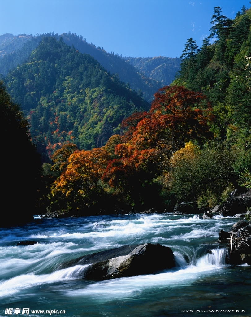 高山自然跌水