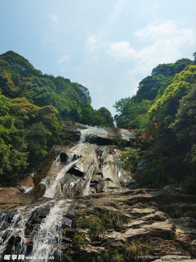 武平县梁野山