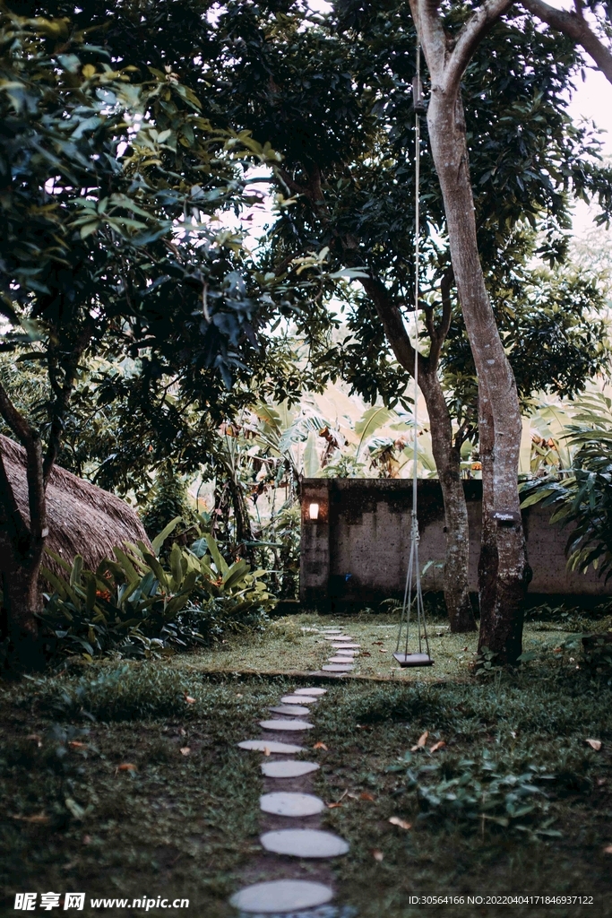 户外暗调小屋