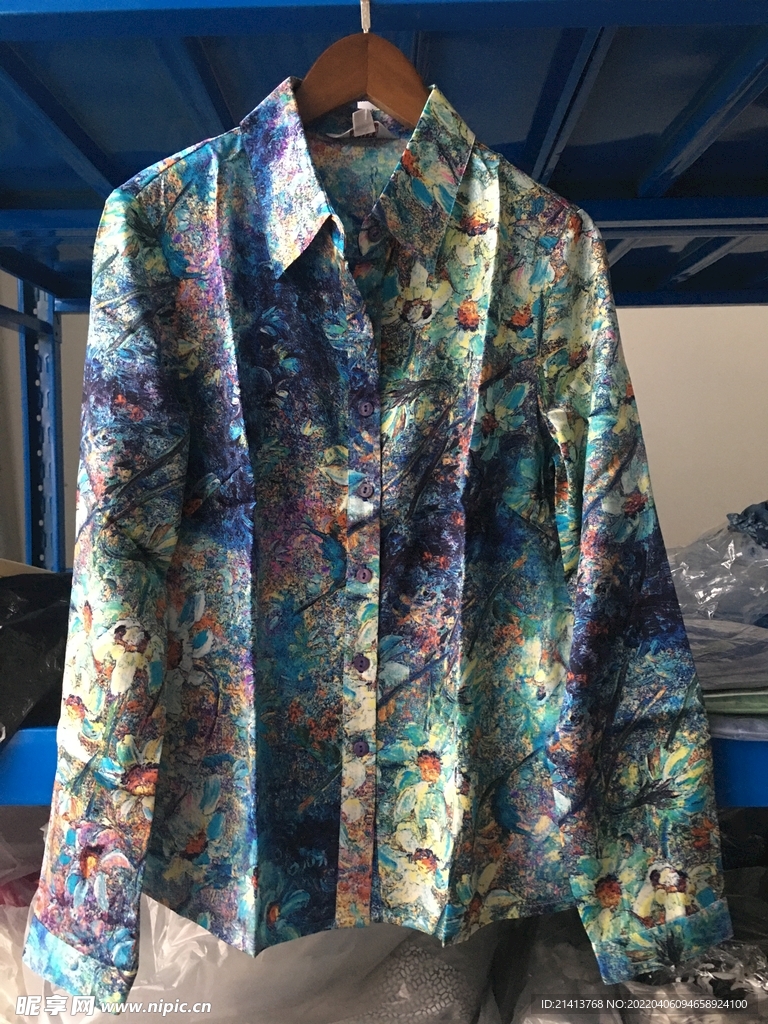 女性服饰服装 