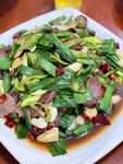 大蒜炒腊肉