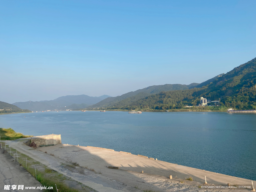 河堤风景