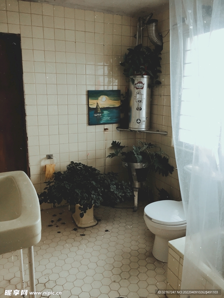 昏暗的房间