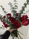 手拿花束