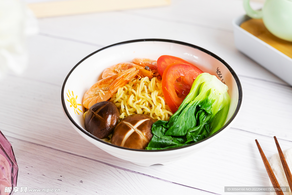 鸡蛋面美食