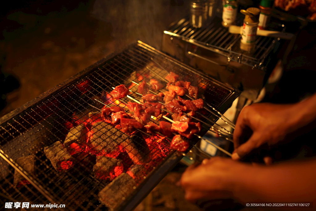 夏季夜晚烧烤美食