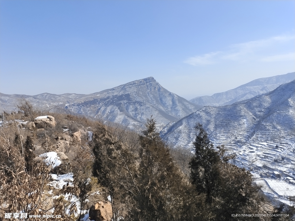 大山雪景