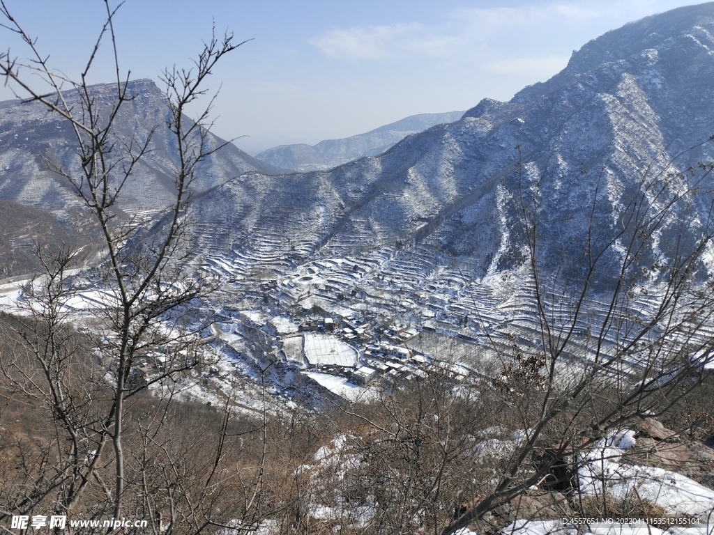 大山雪景