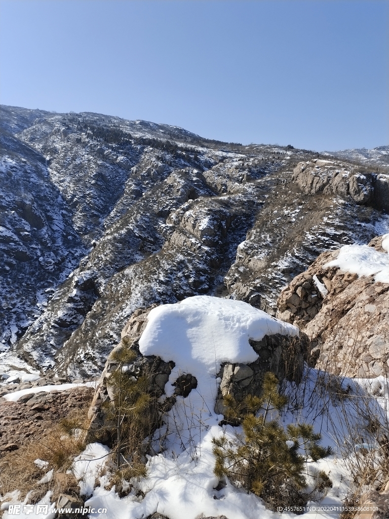 大山雪景