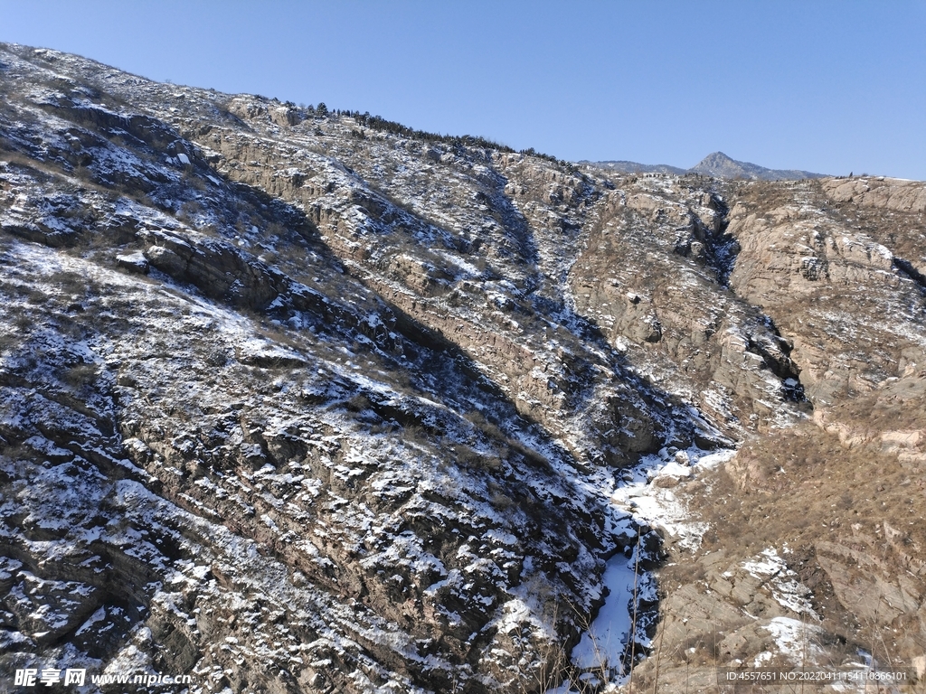 大山雪景