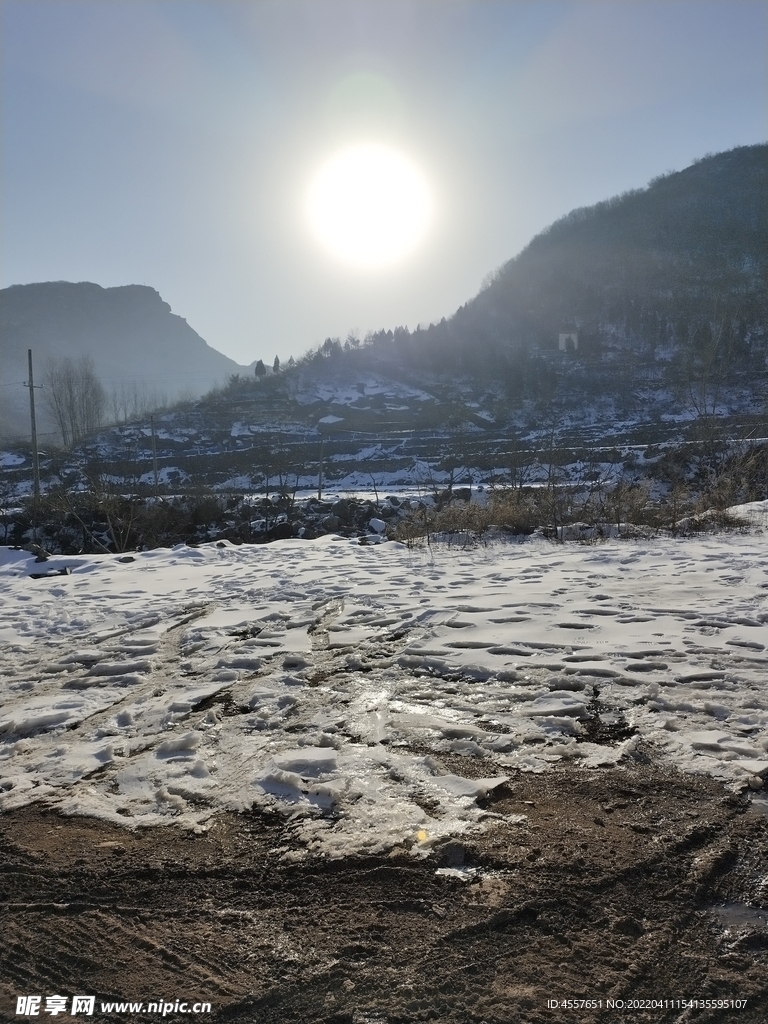 大山雪景