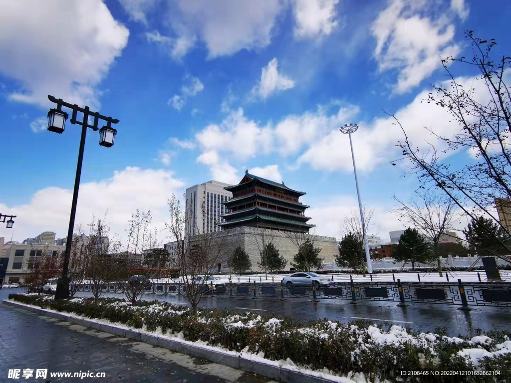 雪后首义门