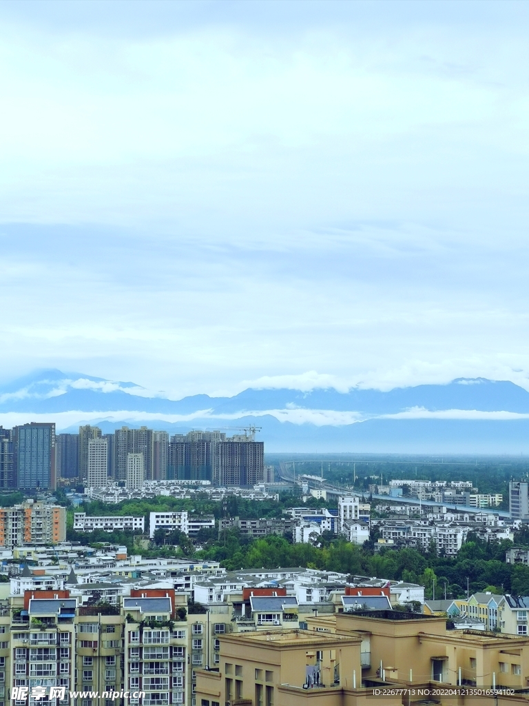 远眺雪山