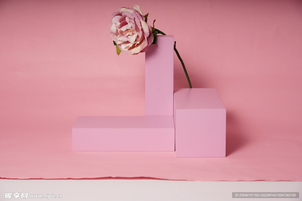 粉色玫瑰情人节方块海报