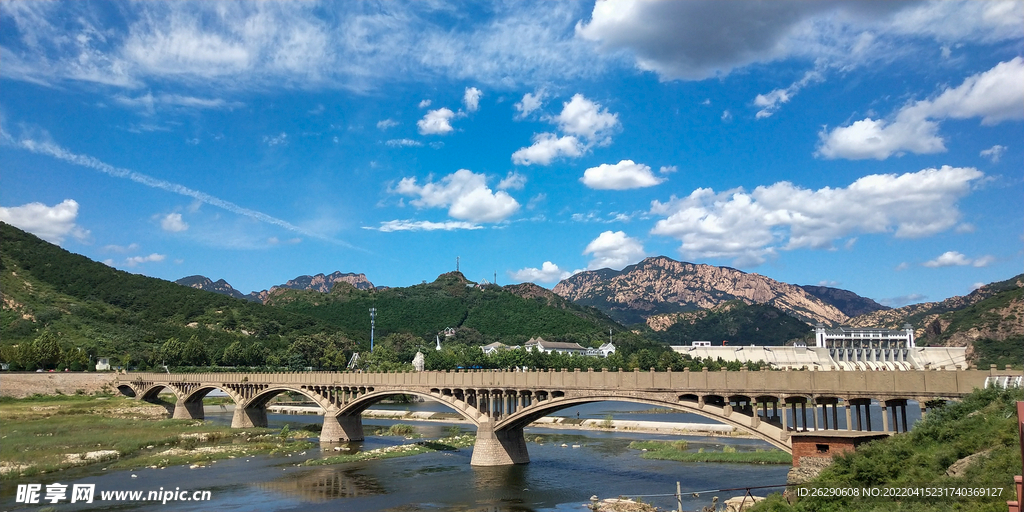 蓝天 山川 河流