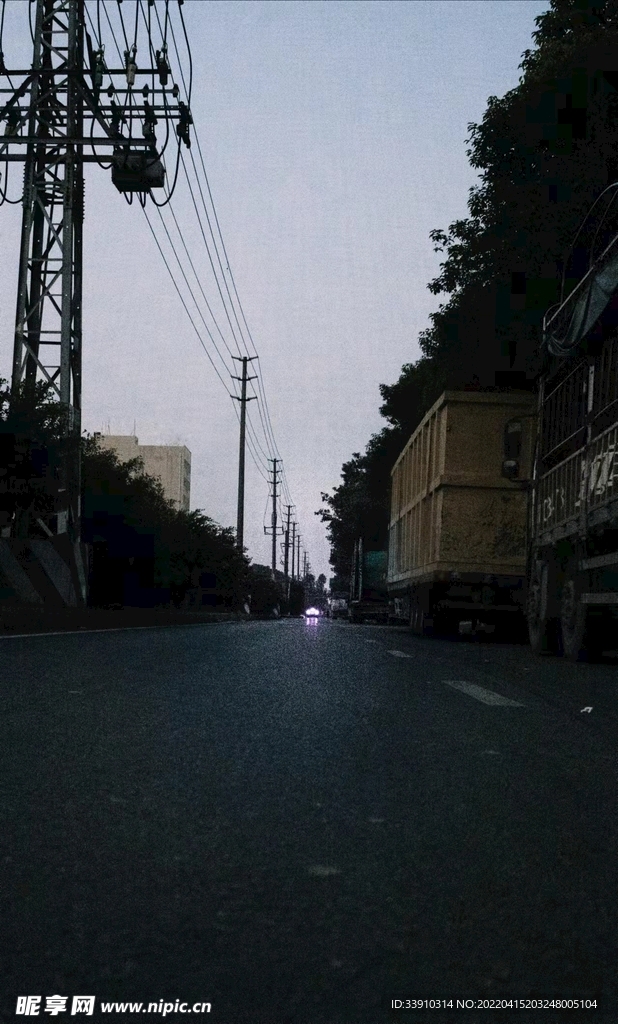 早晨公路