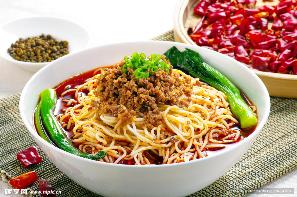 炸酱肉丝面